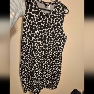 H&M Black and White Floral Knit Top